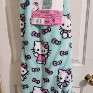 Hello Kitty Faux Fur Blanket NWT